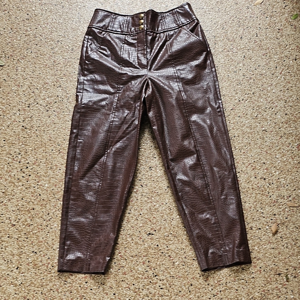 Veronica Beard Carabella Embossed Croc Effect Cropped Tapered Pants Size 4 - Picture 2 of 12
